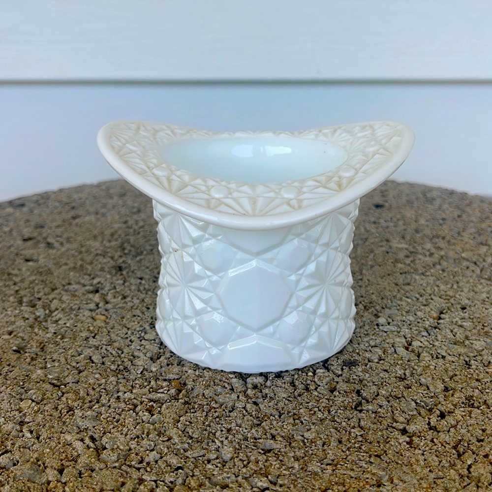 🌻 Vintage Fenton top hat dish